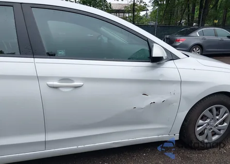 2019 Hyundai Elantra Se z USA, uszkodzony, nr VIN 5NPD74LF9KH494840